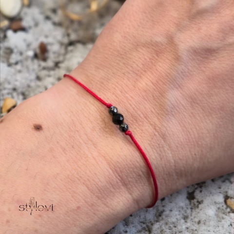 bransoletka SZCZĘŚCIA OCHRONNA - talizman szczęścia czerwony sznurek, turmalin, hematyt - grafitowa